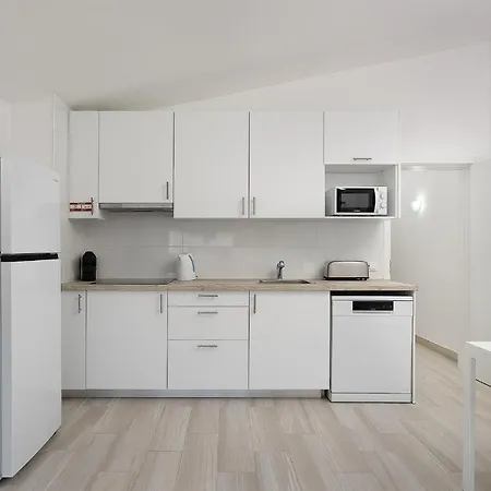 Bright - 5min To The By Lovelystay Apartament