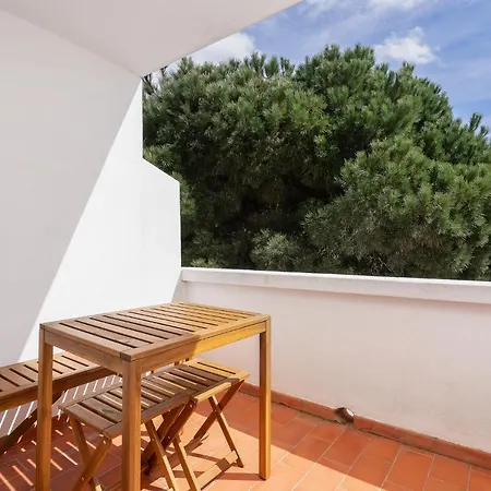 Apartament Bright - 5min To The By Lovelystay