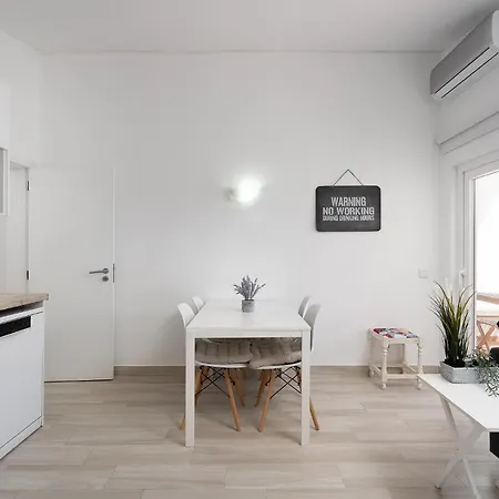 Apartamento Bright - 5min To The By Lovelystay *