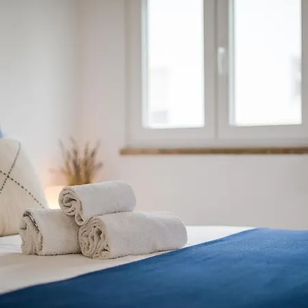 Apartmán Bright - 5min To The By Lovelystay *